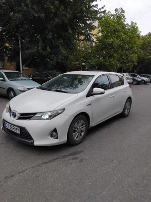 Toyota Auris hybrid  - imagine 4