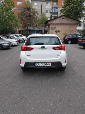 Toyota Auris hybrid  - imagine 3
