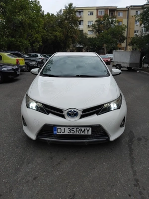 Toyota Auris hybrid  - imagine 6