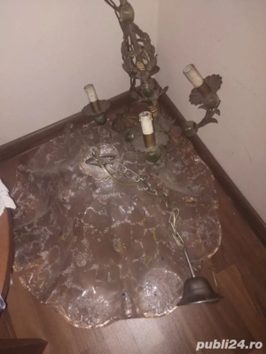 bibelouri de porțelan și lustre 