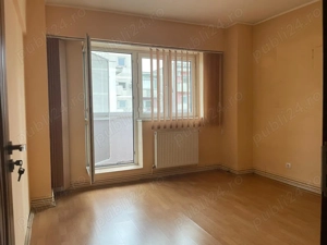 Vand apartament 3 camere, bd Republicii(intersectia cu V.Alecsandri) - imagine 4