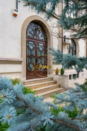 Cismigiu, vila cu arhitectura interbelica, renovata, curte mare, parcare