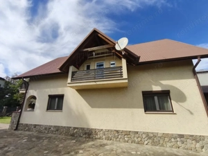 Casa 5 camere, zona ultracentrala, 1500mp teren, Radauti - imagine 3