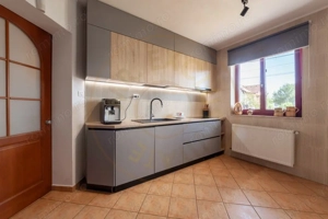 Oportunitate rară în Găvana-casă cu teren mare, la doi pași de tot ce ai nevoie - imagine 4