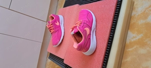 Adidasi femei Nike 35.5-36