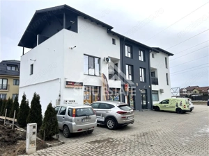 Spatiu comercial cu vitrina, 93 mp, 4 locuri parcare Calea Cisnadiei