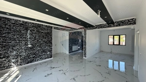 Casă / Vilă cu 4 camere strada Verde! - imagine 5