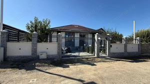 Casă / Vilă cu 4 camere strada Verde!