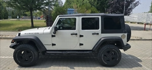 2010 Jeep Wrangler Rubicon Unlimited - imagine 3