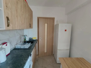 Închiriez apartament cu 2 camere