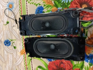 set 2 difuzoare 446880 si446955 8ohm 15w de pe tv Sharp LC-32sa1ea