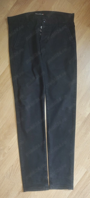 Blugi Fit pentru adolescenți