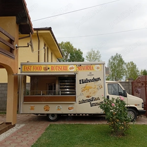 Vând food truck