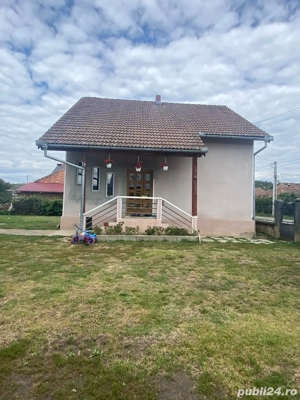 Vânzare casă cu teren generos și anexe gospodărești   40 ari