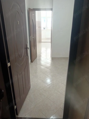 Apartament 2 camere nemobilat, recent renovat, etajul 4,  zona bd dacia piatra neamt - imagine 9