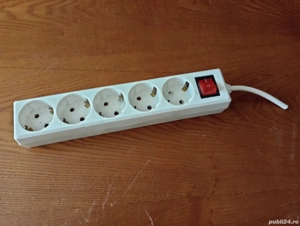 Multipriza prelungitor cu intrerupator, funcțională, cu cablu tăiat 