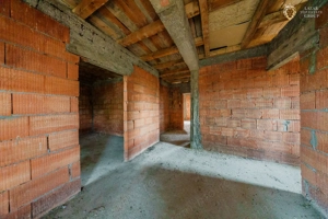 Casă la roșu de vânzare  in Vinga - imagine 15