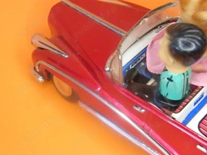 Colectionar caut jucarii vechi din orice tara, dinainte de 89 cu cheita sau baterii - imagine 5