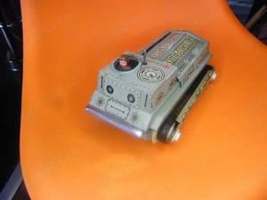 Colectionar caut jucarii vechi din orice tara, dinainte de 89 cu cheita sau baterii - imagine 4