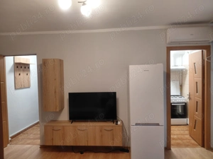 Apartament cu 2  zona scoala nr 8  - imagine 3