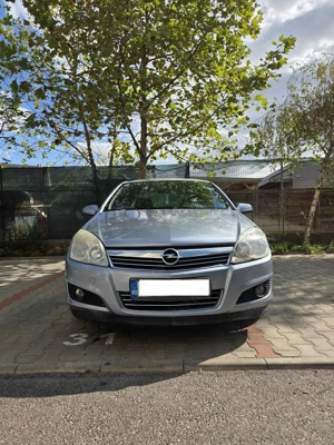 Opel Astra H berlina