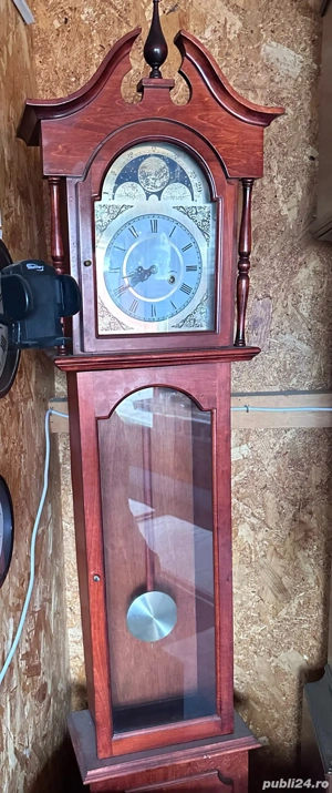 Ceas de podea cu pendul