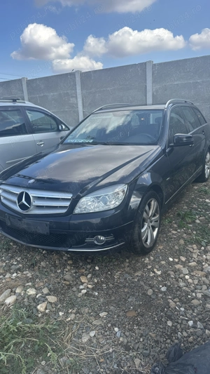 Dezmembrez Mercedes C Class 220 , break 2010 - imagine 3