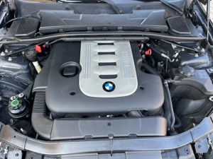 Vând BMW 330 d 