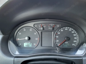 Volkswagen Polo 1.2 (2007) - Manuală - 31.500 km - imagine 8 Volkswagen Polo 1.2 (2007) - Manuală - 31.500 km - imagine 8
