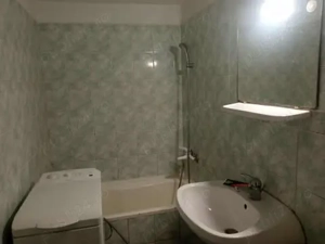 Dau in chirie apartament mic doua camere ultracentral - imagine 7