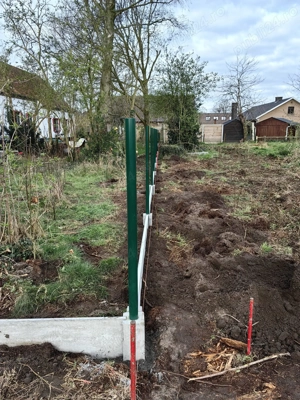 Gard cu placă de beton și plasă de sârmă protejată PVC - imagine 3