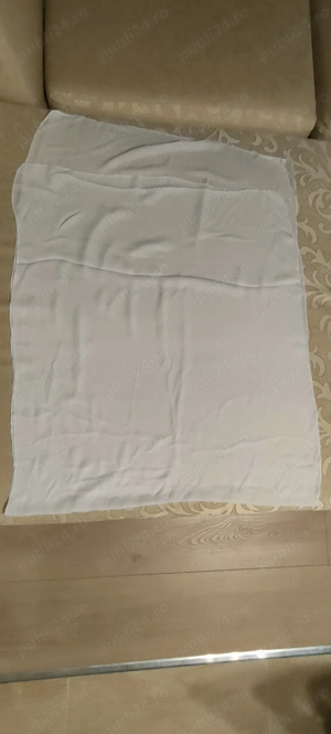 Eșarfă voal alb 170x70 cm 137 bucati 700 lei