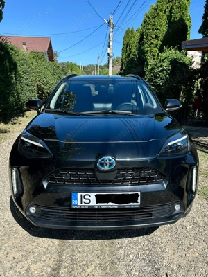 Toyota Yaris Cross Exclusive ( varianta top)  ca nouă 35.000 km