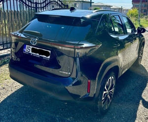 Toyota Yaris Cross Exclusive ( varianta top)  ca nouă 35.000 km - imagine 3