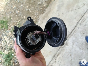 Proiector Ceata Stanga de pe Spoiler Bara Fata Audi A4 B5 1998 - 2001 Cod 8D0941699B - imagine 4