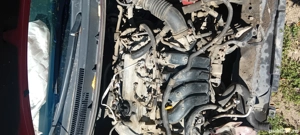 Dezmembrez toyota auris an 2007 motor 1.6 benzina  - imagine 4