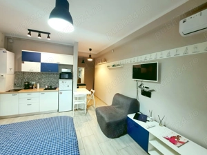 Vind Garsoniera mobilata la 35m de mare