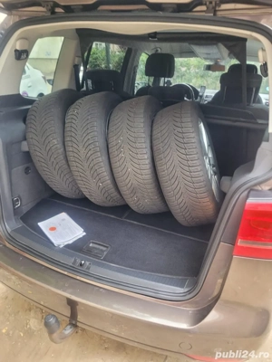 VW Touran  - imagine 4