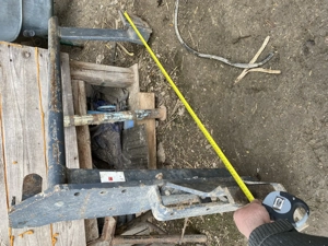 Vând suporți încărcător frontal - imagine 3