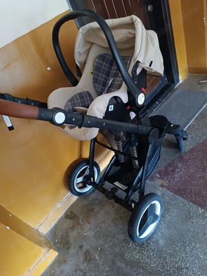 Vând Cărucior bebeluși 3în 1