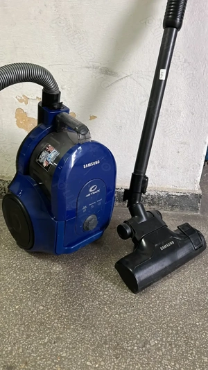 Mașină de spălat. Aspirator praf