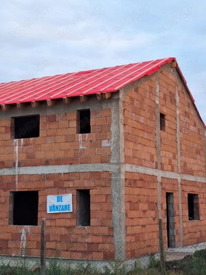 Vand casa unifamiala in Izvin