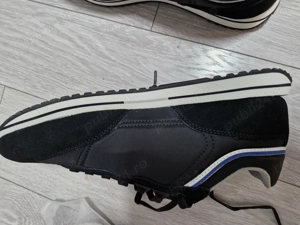 Vând adidași noi nepurtati mărime mare 43