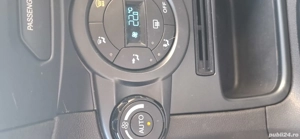 vând Ford Fiesta 6 facelift 2017 - imagine 5