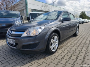 Opel Astra Sedan 1.6 16V 115 cp an 2009
