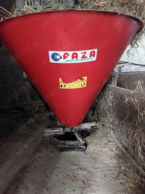 Masina de fertilizat purtata