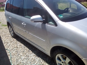 Vând Touran 1.9 Tdi - imagine 2