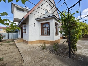 Vând casă+teren intravilan