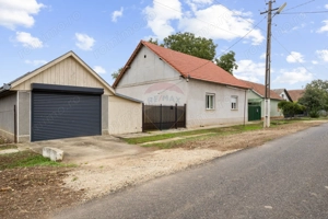 Casa si teren 2173 mp de vanzare in Tipar , la 12km de Chisineu Cris