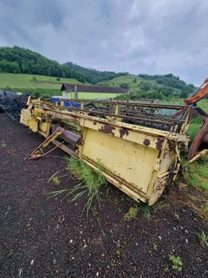 Dezmembram header/masa paioase New Holland 4m